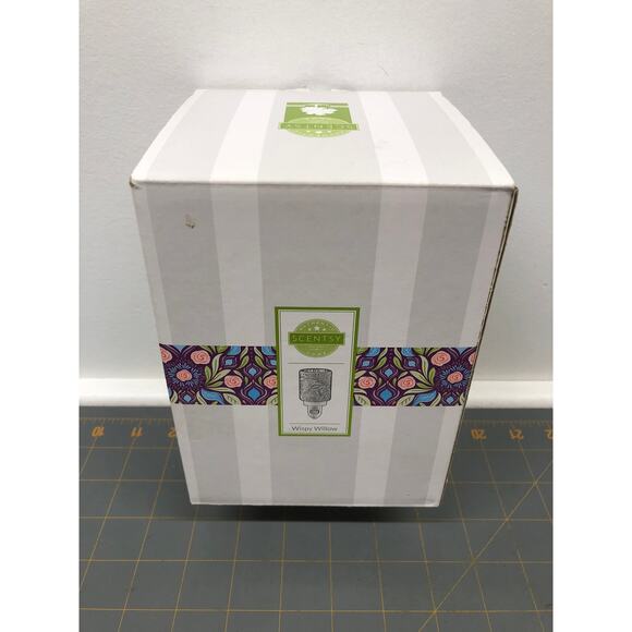 Scentsy Wispy Willow Mini Warmer Pink Frosted Glass with Leaves New Open box - Picture 7 of 9